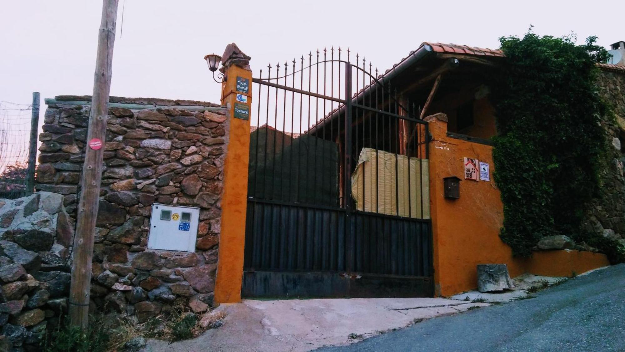 Villa Atardecer En Gredos 1 San Bartolomé de Tormes Exterior foto
